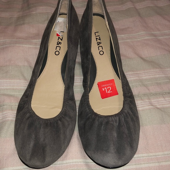 Grey flats - Picture 1 of 1